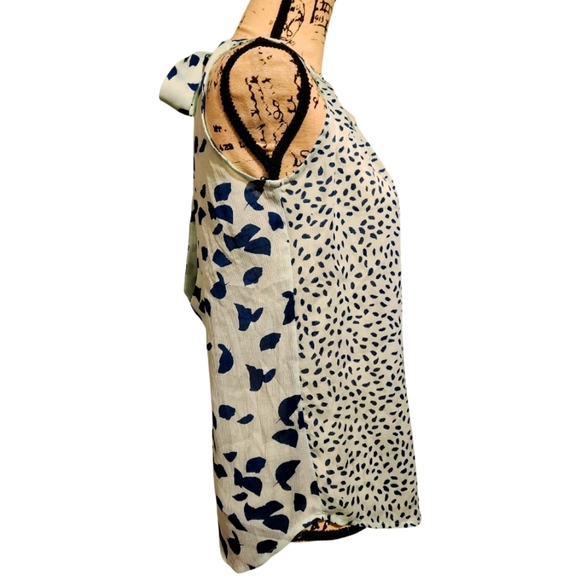 NY&Co Sleeveless Blouse - Picture 2 of 8